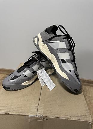 Adidas niteball