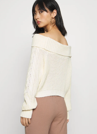 Джемпер жіночий светр в'язаний кроп топ з відкритими плечами бежевий missguided petite5 фото