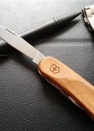 Складной нож victorinox evo wood 142 фото