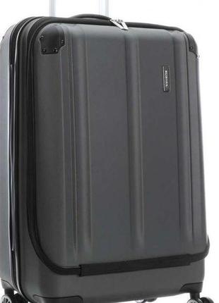 Пластиковый чемодан с  карманом для ноутбука 17,3" travelite city