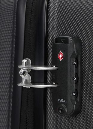 Пластиковый чемодан с  карманом для ноутбука 17,3" travelite city6 фото