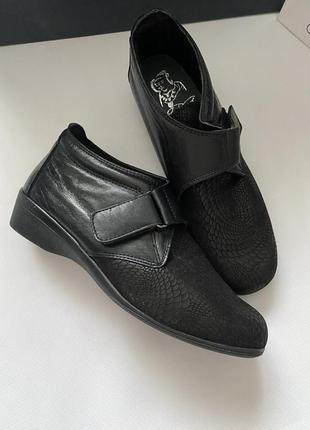Туфлі 40