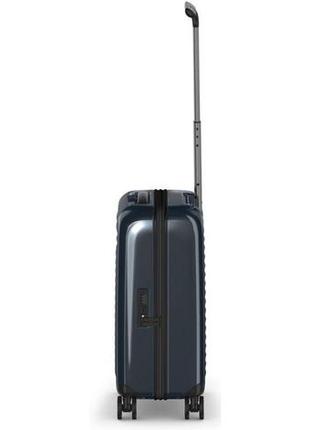 Пластиковый чемодан victorinox travel airox 34 л, синий3 фото