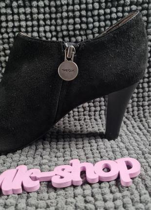 Женские черные демисезонные замшевые ботинка geox respira 41р. оригинал d34t6c4 фото