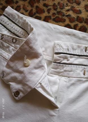 Белые стрейчевые джинсы прямого покроя next/размер 126 фото