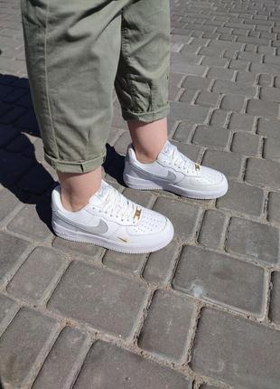 Серые женские кроссовки nike air force 1 mini swoosh grey