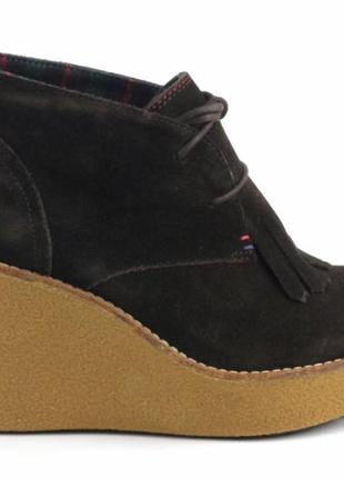 Женские коричневые демисезонные замшевые ботинки tommy hilfiger  41р. оригинал fw568160785 фото