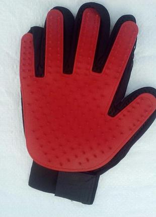 Перчатка для вычесывания животных .