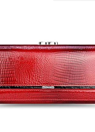 Шкіряний жіночий гаманець лаковий червоний з тисненням під крокодила. натуральна шкіра