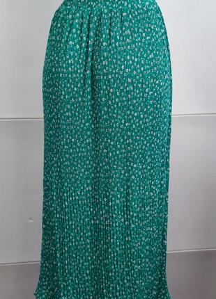 Плиссированная юбка-миди zara с цветочным принтом4 фото
