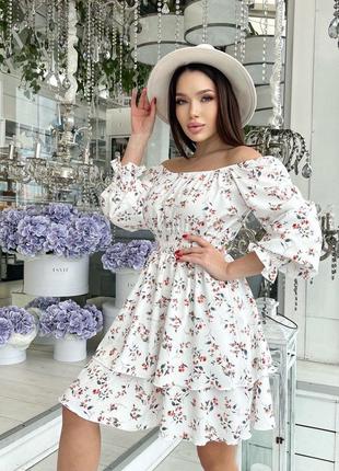 Платье с двойной пышной юбкой голубое черное белое расклешенное в цветочек в горошек с открытыми плечами с рукавами три четверти вечернее на выход