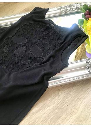 Майка з камінням і мереживним декором у вигляді черепа на спині relish