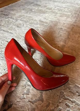 Женские красные туфли лодочки nivelle 35 р.1 фото