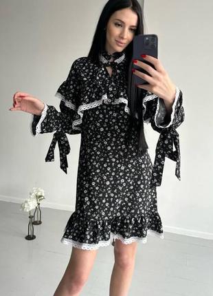 Сукня чорна з квіковим принтом коротка на довгий рукав з поясом з мереживом якісна стильна трендова