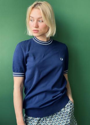 Fred perry брендова бавовняна футболка синього кольору