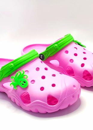 Легкі сабо крокси для дівчинки.