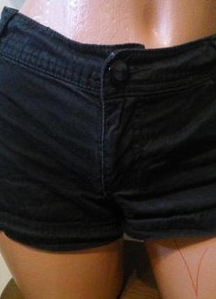 H&m . стильные коротенькие шорты .