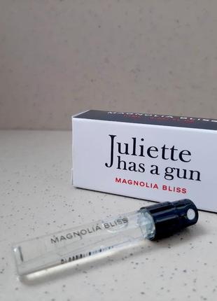 Juliette has a gun magnolia bliss💥оригінал мініатюра пробник mini spray 1,7 мл книжка