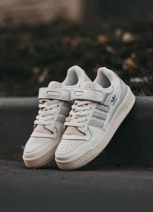 Кроссовки adidas forum low white grey cream