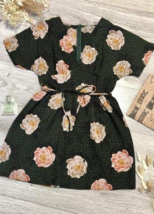 Платье летнее с короткими рукавами сарафан в цветочный принт с поясом свободного кроя короткое з глубоким вырезом1 фото