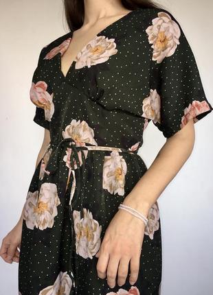 Платье летнее с короткими рукавами сарафан в цветочный принт с поясом свободного кроя короткое з глубоким вырезом5 фото