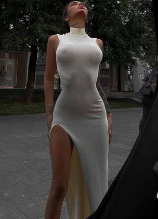 Мега-стильное платье с вырезом на ножке9 фото