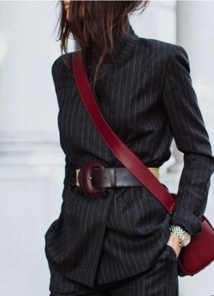 Діловий елегантний жакет