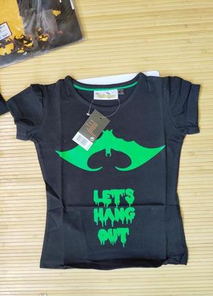 Футболка з принтом кажан lets hang out