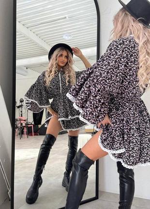 Платье с воланами и кружком