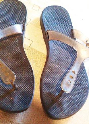 Шльопанці р . 37