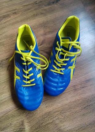 Сороконожки - кроссовки для футбола oasics