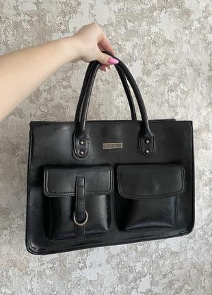 Чорна сумка з еко-шкіри