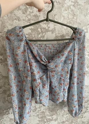 Трендовая шифоновая блузка с цветочным принтом3 фото