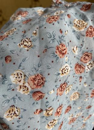 Трендовая шифоновая блузка с цветочным принтом4 фото