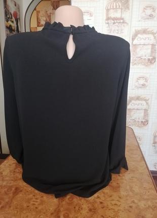 Черная блузка в деловом стиле2 фото