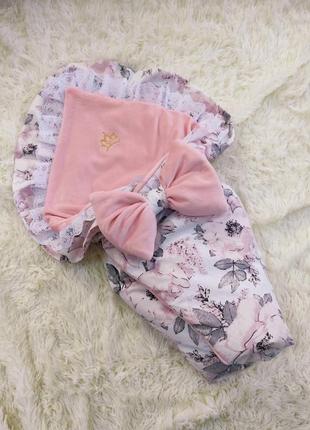 Конверт на виписку з вишивкою та мереживом для новонароджених