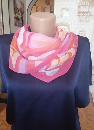 Легка яскрава хустка