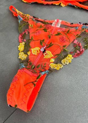 Нежное прозрачное белье с цветочным принтом5 фото