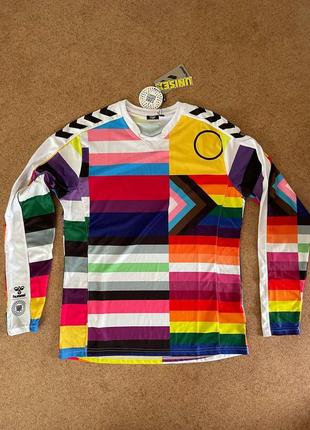 Лонгслив hummel worldpride 2021 copenhagen