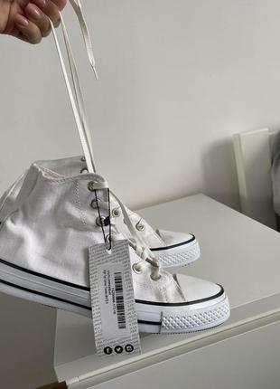 Кеды, белые кеды