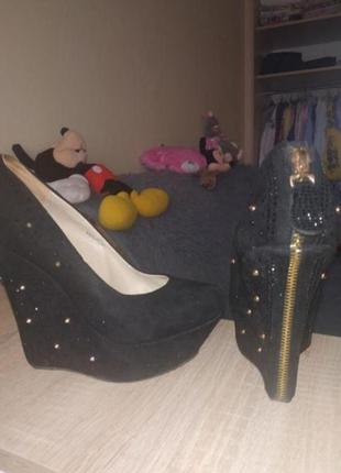 Туфлі жіночі