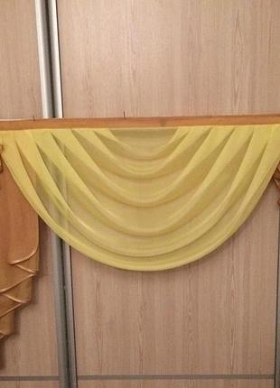 Ламбрекен . ткань-шифон . размер по картнизу 1.50м