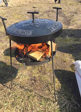 Сковорода садж из диска бороны 40 см мега с крышкой и подставкой для огня, походная сковорода для костра7 фото