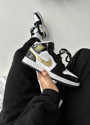 Кросівки nike air jordan 1 retro black white gold