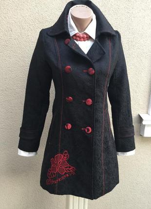 Фактурное,чёрное пальто с красной вышивкой,тренч,плащ,хлопок,desigual