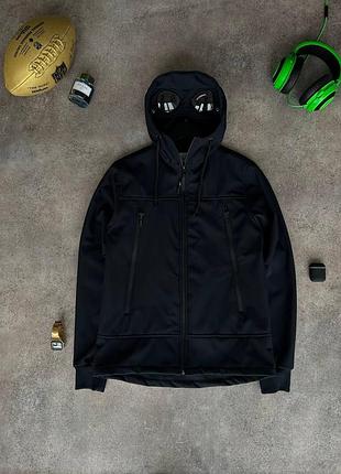 Шикарна та щільна вітровка cp company