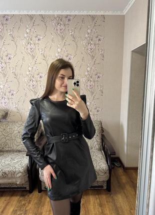 Платье из эко кожи