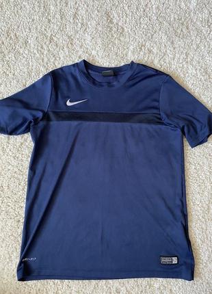 Футболка спортивна nike