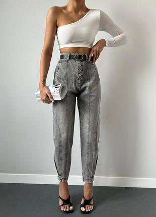 Стильные джинсы с ремешком в комплекте1 фото