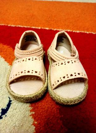 Детские сандалии h&amp;m, кроссовки, тапки, обувь2 фото